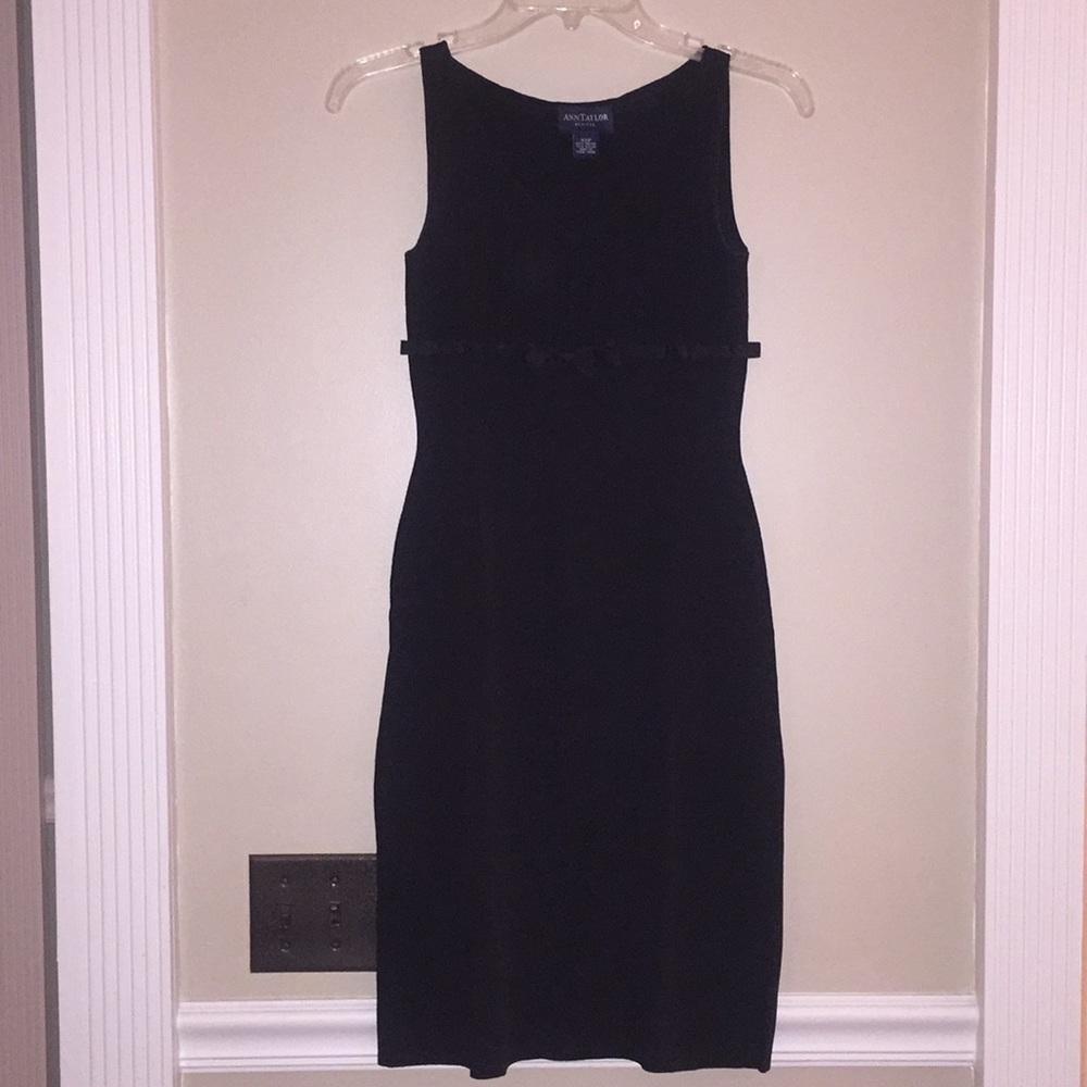 Ann Taylor sleeveless black dress